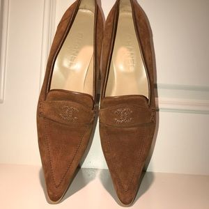 Chanel Size 38 (7/7.5) brown suede shoe